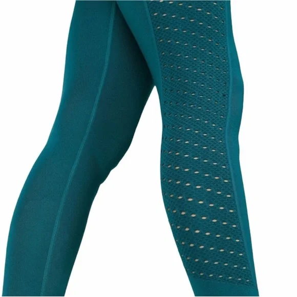 Fabletics Sync High-Waisted Perforated 7/8 Legging - Picture 3 of 13